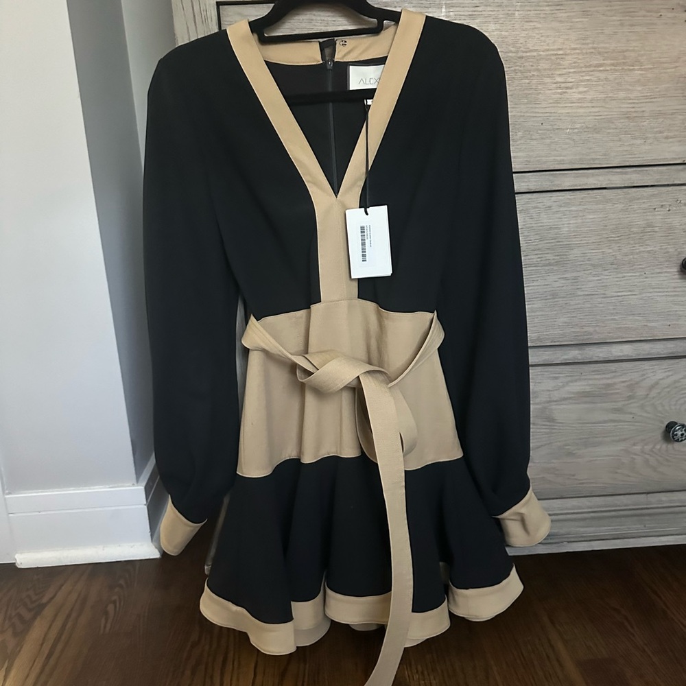 Beautiful classic Alexis Dress